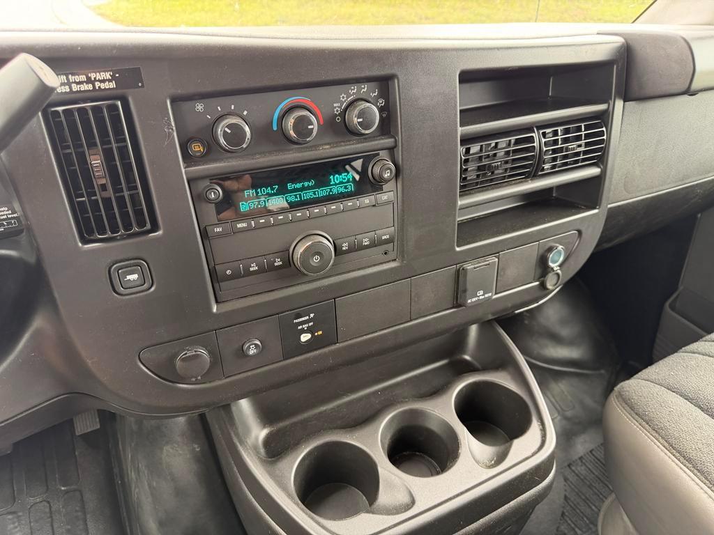 Chevrolet Express Cargo Van RWD 2500 135" 2025