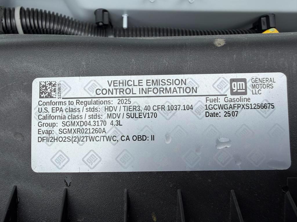 Chevrolet Express Cargo Van RWD 2500 135" 2025