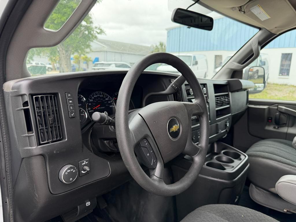 Chevrolet Express Cargo Van RWD 2500 135" 2025