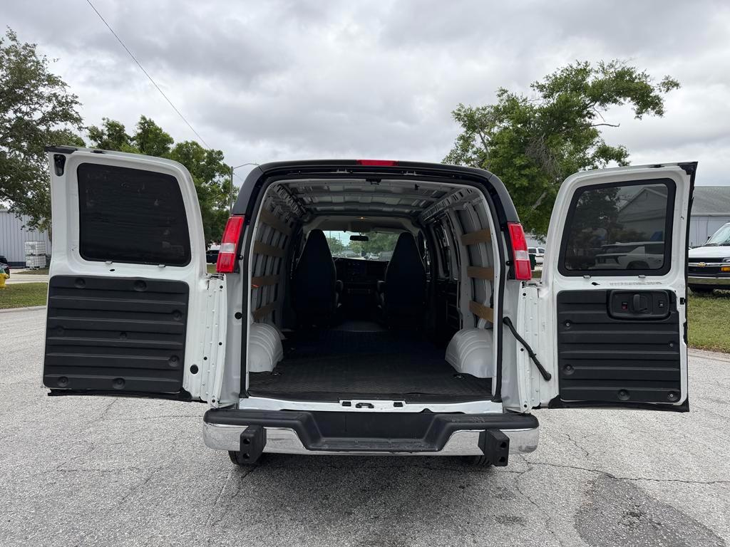 Chevrolet Express Cargo Van RWD 2500 135" 2025