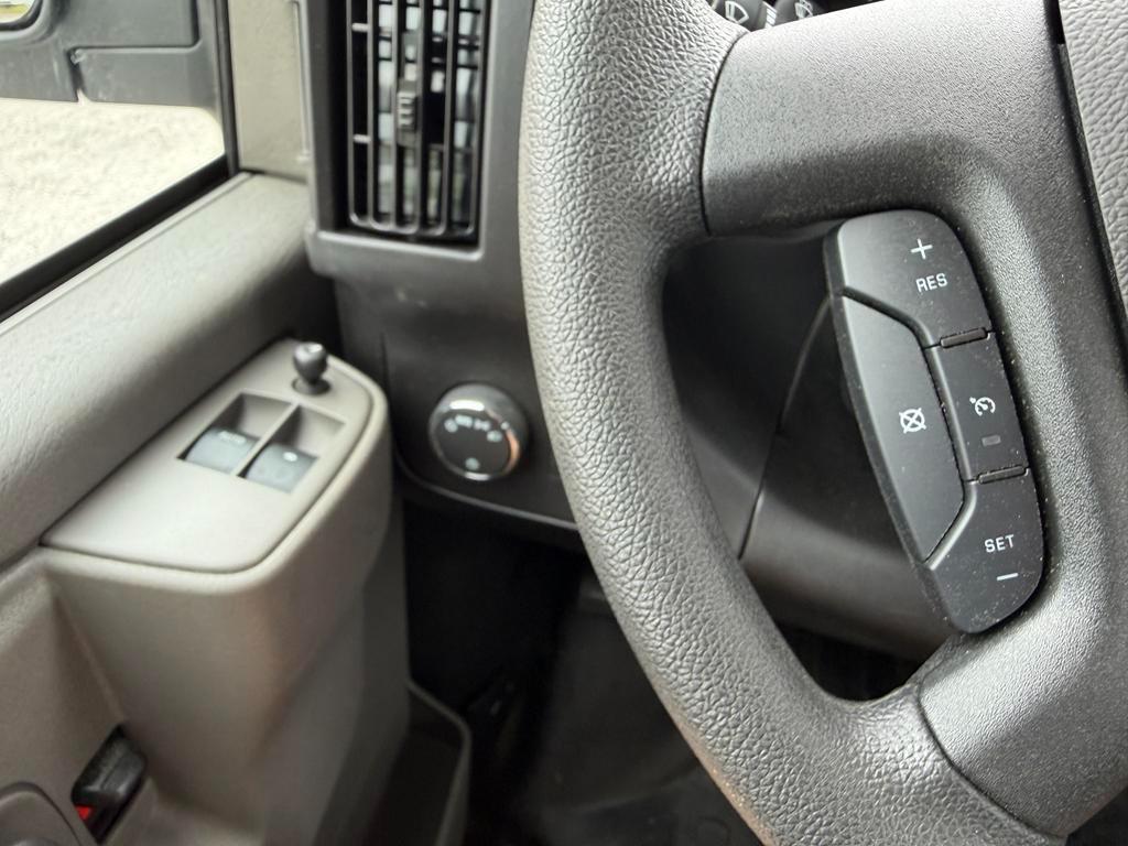 Chevrolet Express Cargo Van RWD 2500 135" 2025