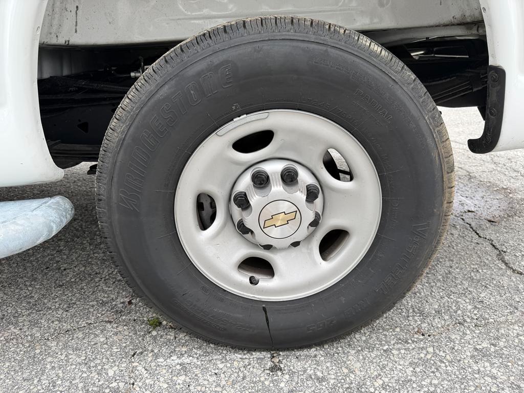 Chevrolet Express Cargo Van RWD 2500 135" 2025