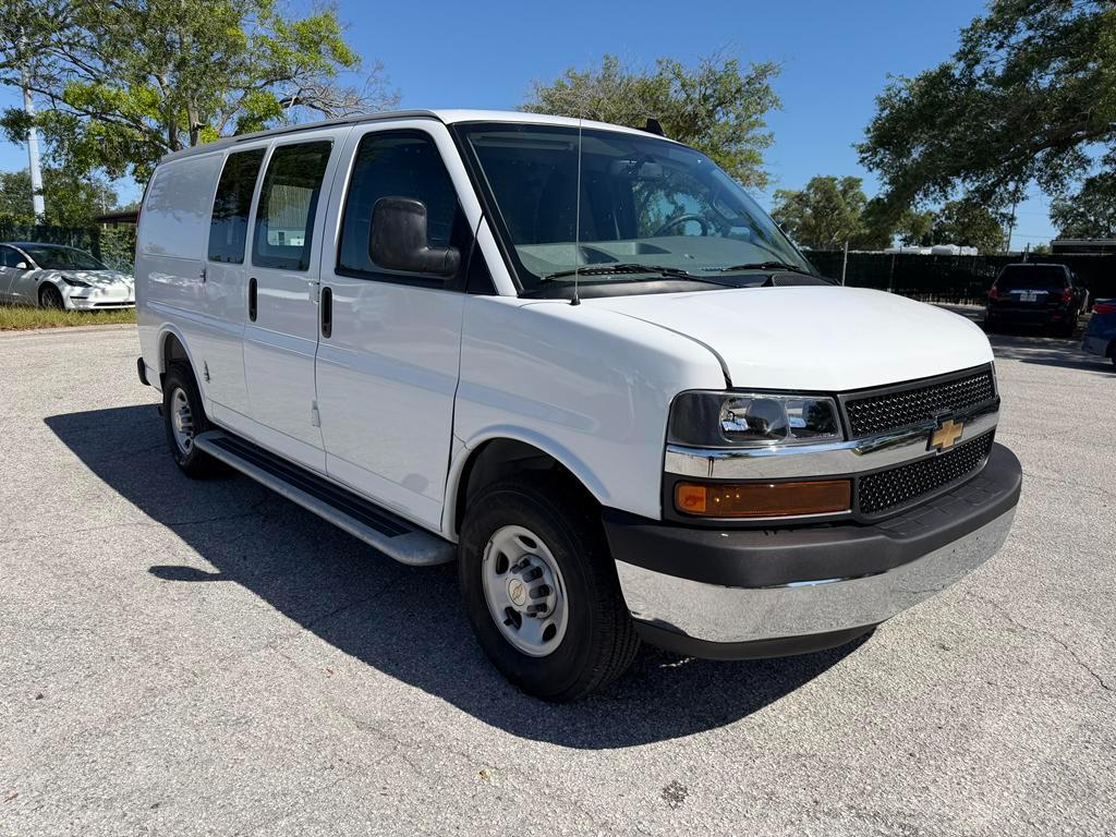 Chevrolet Express Cargo Van RWD 2500 135" 2025