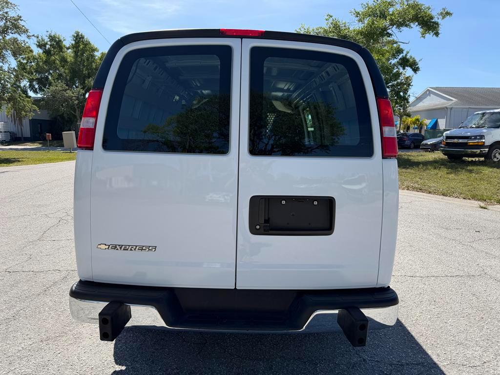 Chevrolet Express Cargo Van RWD 2500 135" 2025