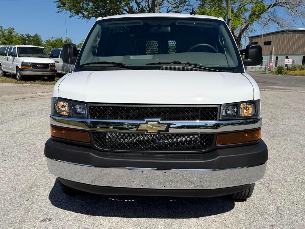 Chevrolet Express Cargo Van RWD 2500 135" 2025