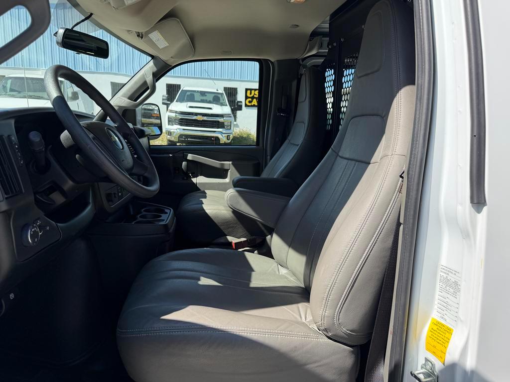 Chevrolet Express Cargo Van RWD 2500 135" 2025