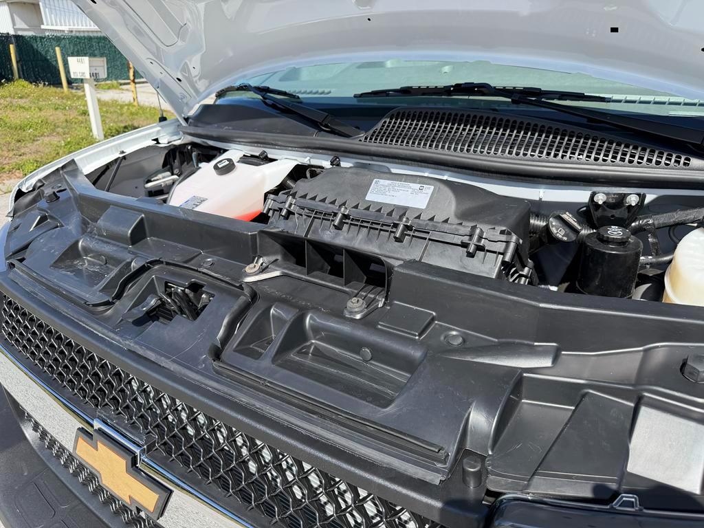 Chevrolet Express Cargo Van RWD 2500 135" 2025