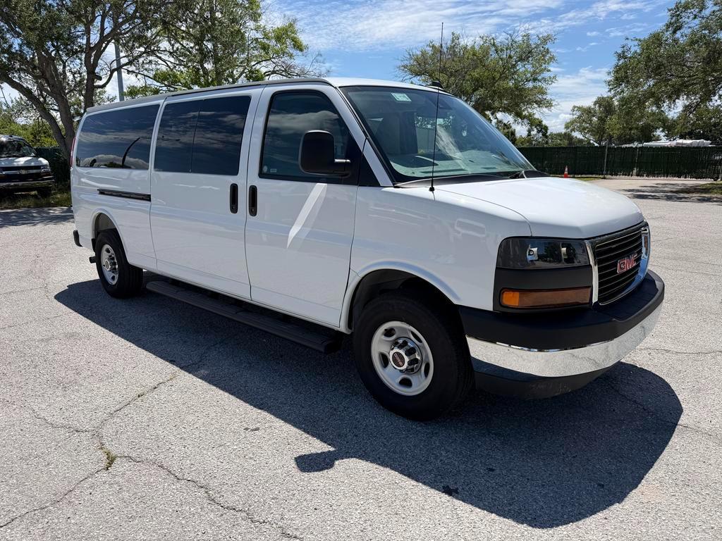 GMC Savana Passenger RWD 3500 155" LT 2025