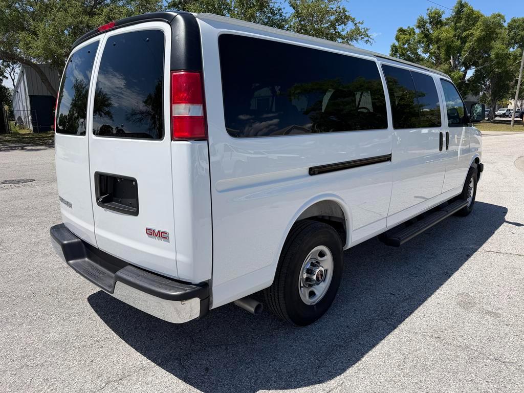 GMC Savana Passenger RWD 3500 155" LT 2025