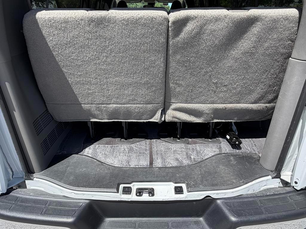 GMC Savana Passenger RWD 3500 155" LT 2025