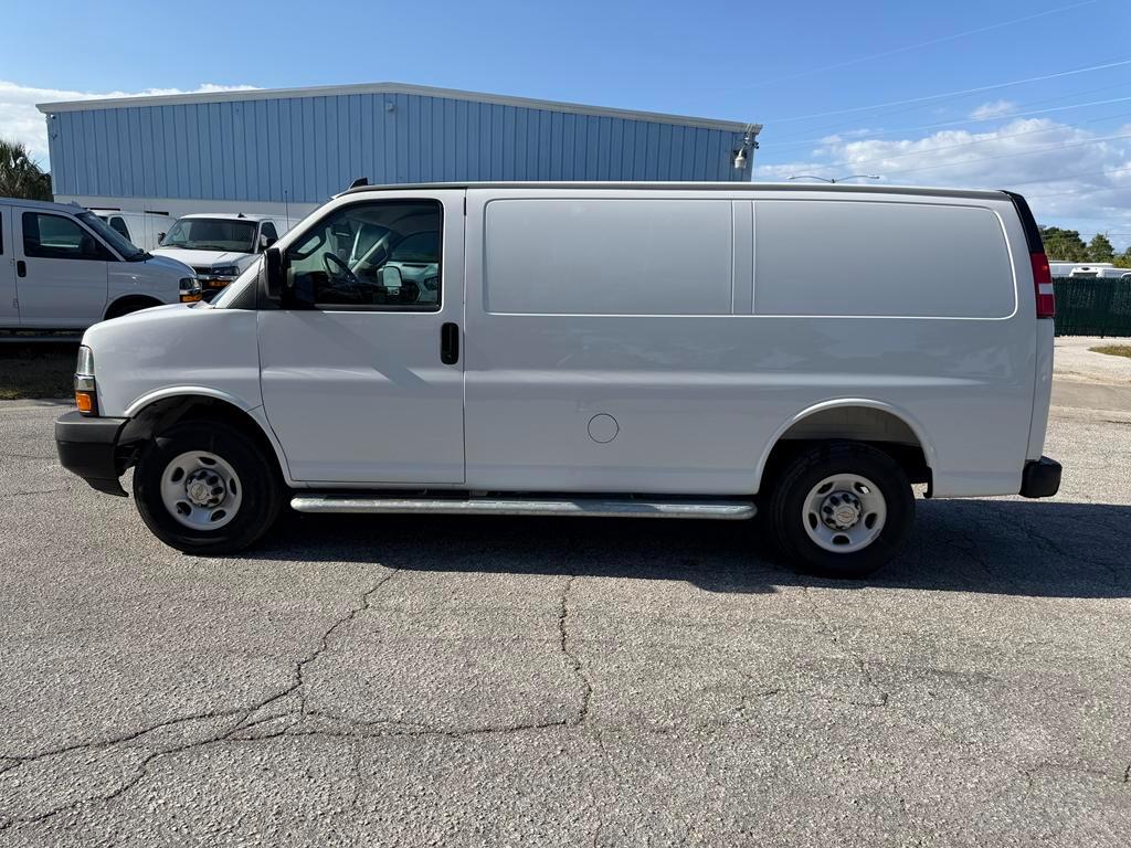 Chevrolet Express Cargo Van RWD 2500 135" 2025