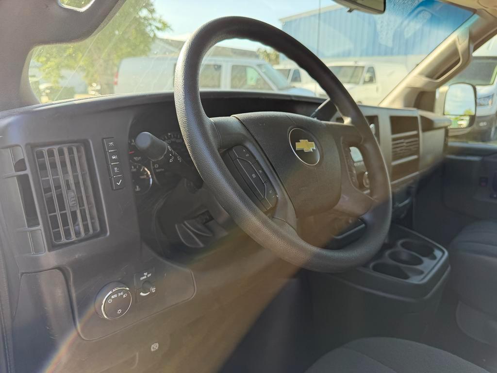 Chevrolet Express Cargo Van RWD 2500 135" 2025