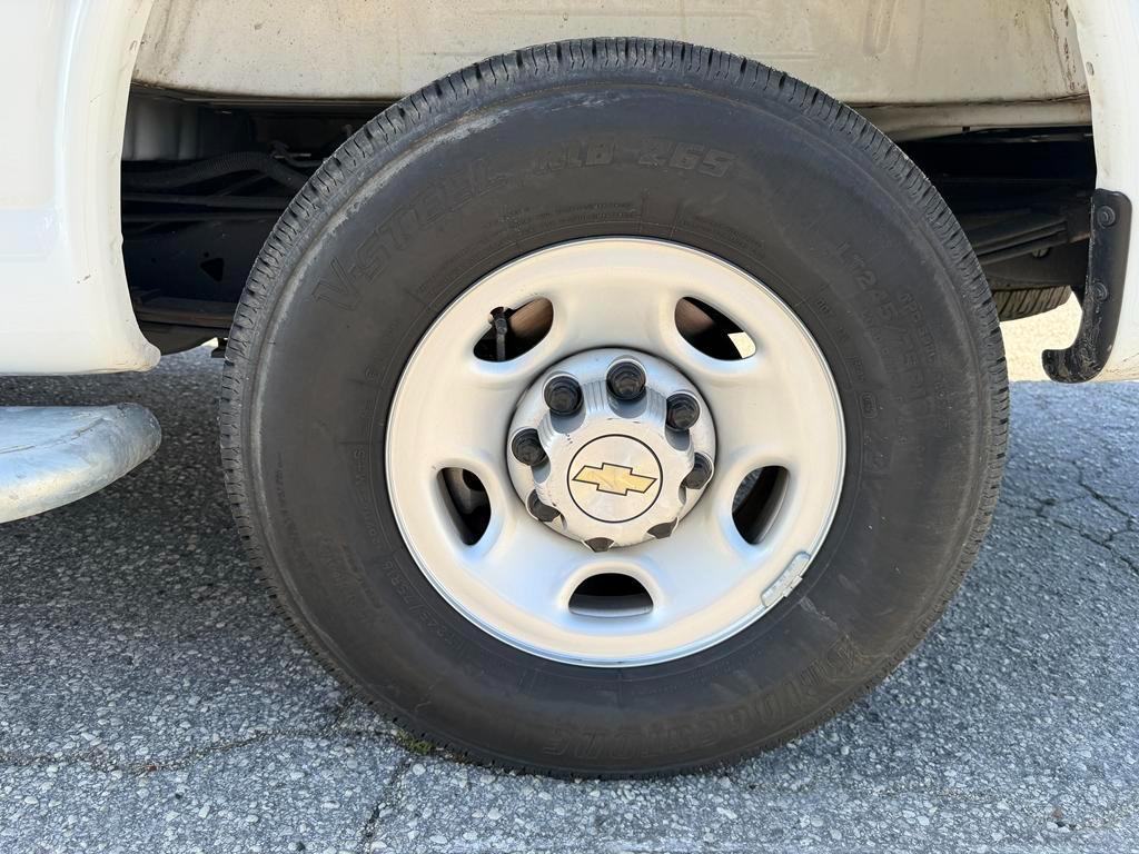 Chevrolet Express Cargo Van RWD 2500 135" 2025