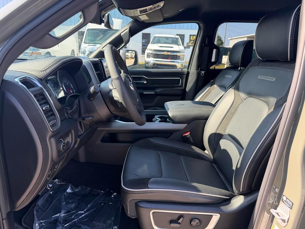 RAM 1500 Laramie 4x4 Crew Cab 5'7" Box 2026