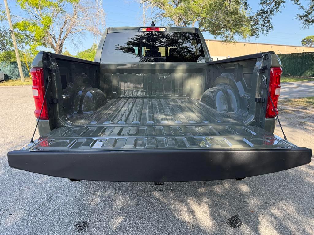 RAM 1500 Laramie 4x4 Crew Cab 5'7" Box 2026