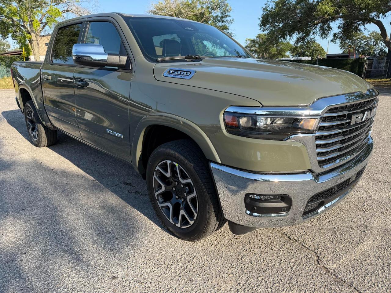 RAM 1500 Laramie 4x4 Crew Cab 5'7" Box 2026