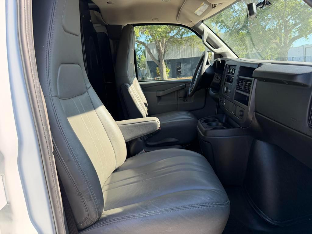 Chevrolet Express Cargo Van RWD 2500 135" 2025