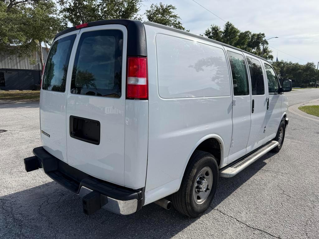 Chevrolet Express Cargo Van RWD 2500 135" 2024