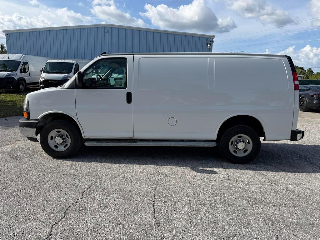 Chevrolet Express Cargo Van RWD 2500 135" 2024