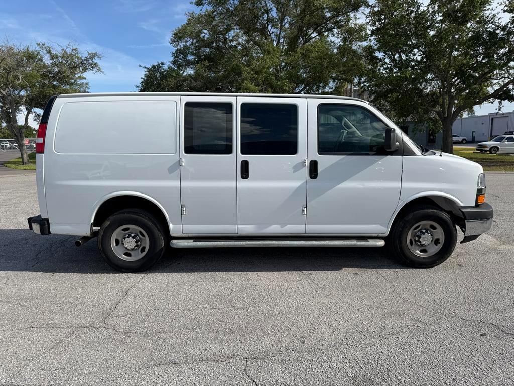 Chevrolet Express Cargo Van RWD 2500 135" 2024