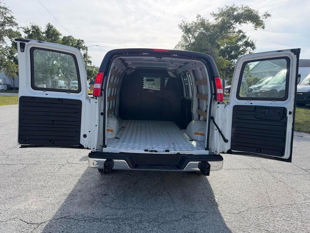 Chevrolet Express Cargo Van RWD 2500 135" 2024