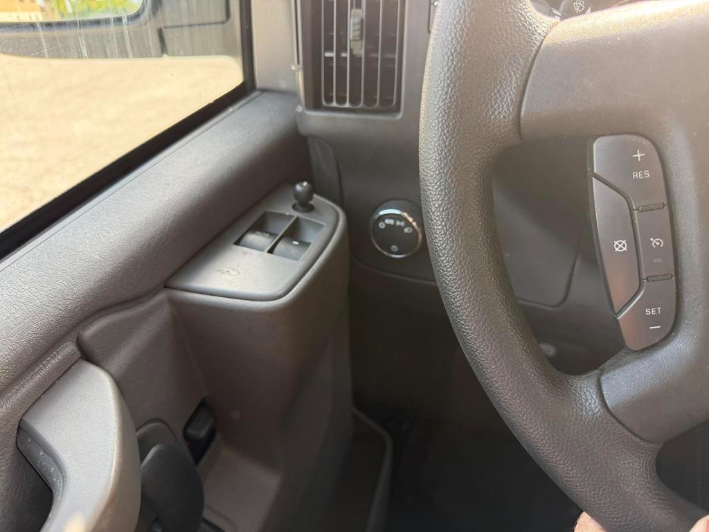 Chevrolet Express Cargo Van RWD 2500 135" 2024