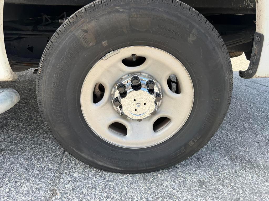 Chevrolet Express Cargo Van RWD 2500 135" 2024