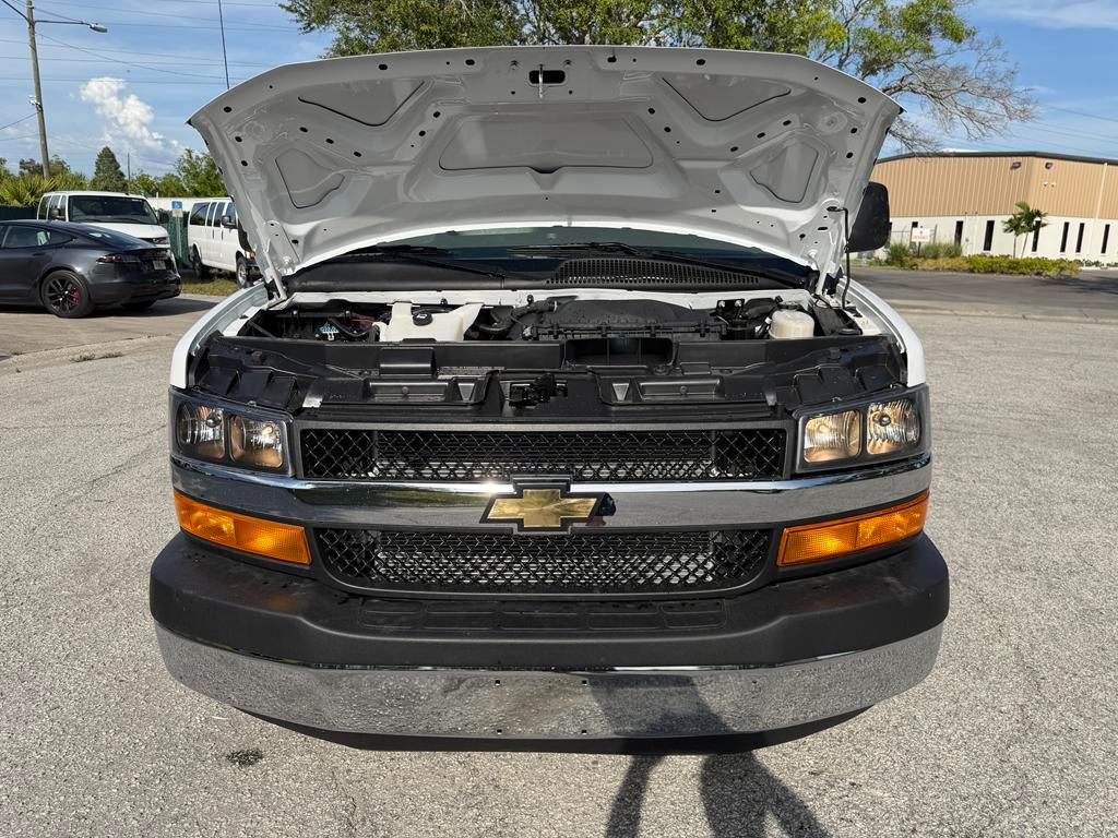 Chevrolet Express Cargo Van RWD 2500 135" 2024