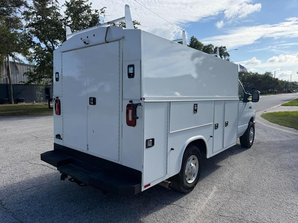 Ford E-Series Cutaway E-350 SRW 138" WB 2025