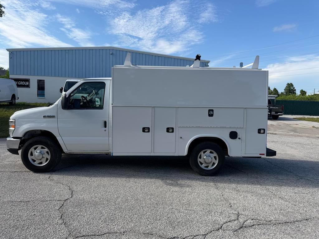 Ford E-Series Cutaway E-350 SRW 138" WB 2025