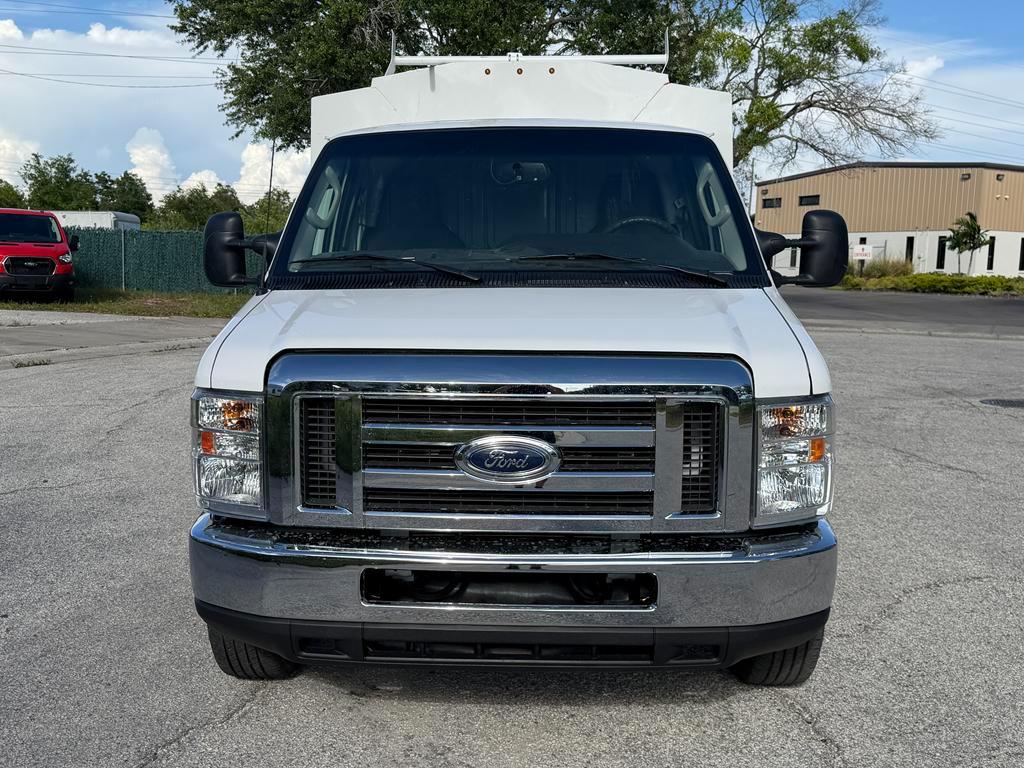 Ford E-Series Cutaway E-350 SRW 138" WB 2025