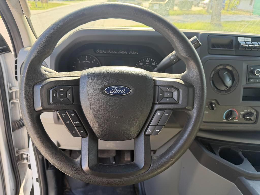 Ford E-Series Cutaway E-350 SRW 138" WB 2025