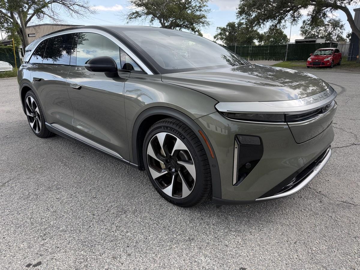 Lucid Gravity Grand Touring AWD 2026