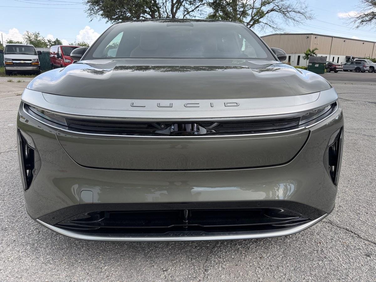 Lucid Gravity Grand Touring AWD 2026