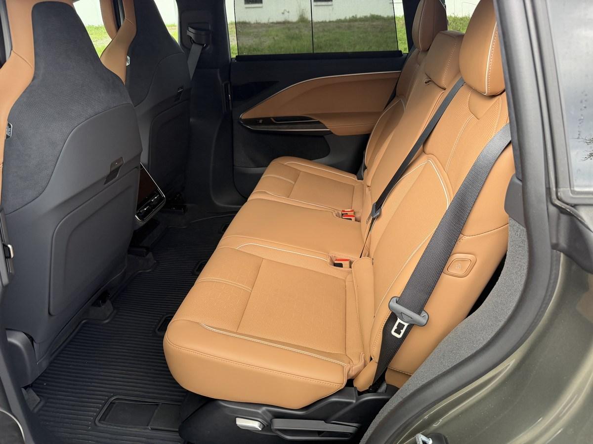 Lucid Gravity Grand Touring AWD 2026