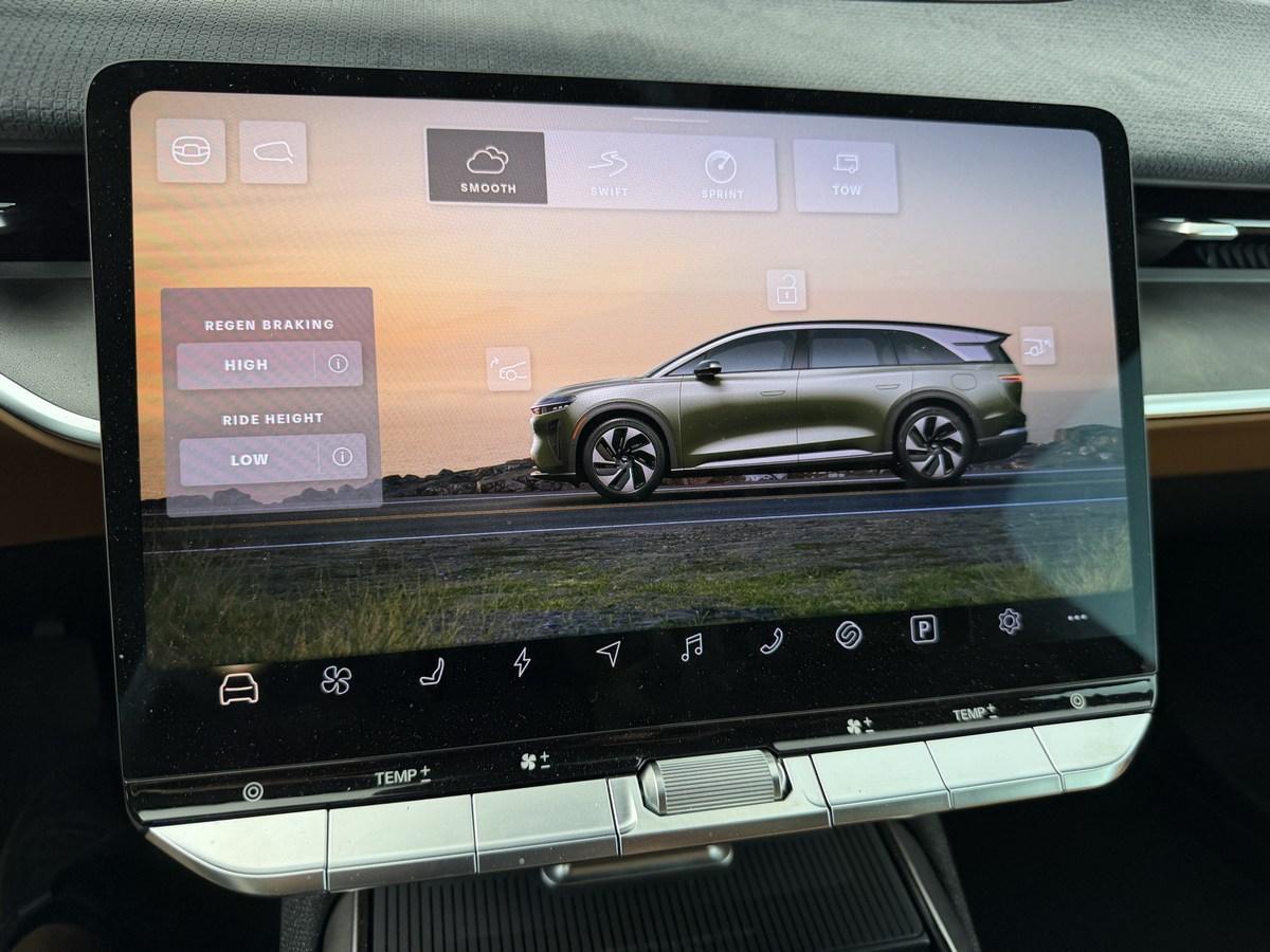 Lucid Gravity Grand Touring AWD 2026