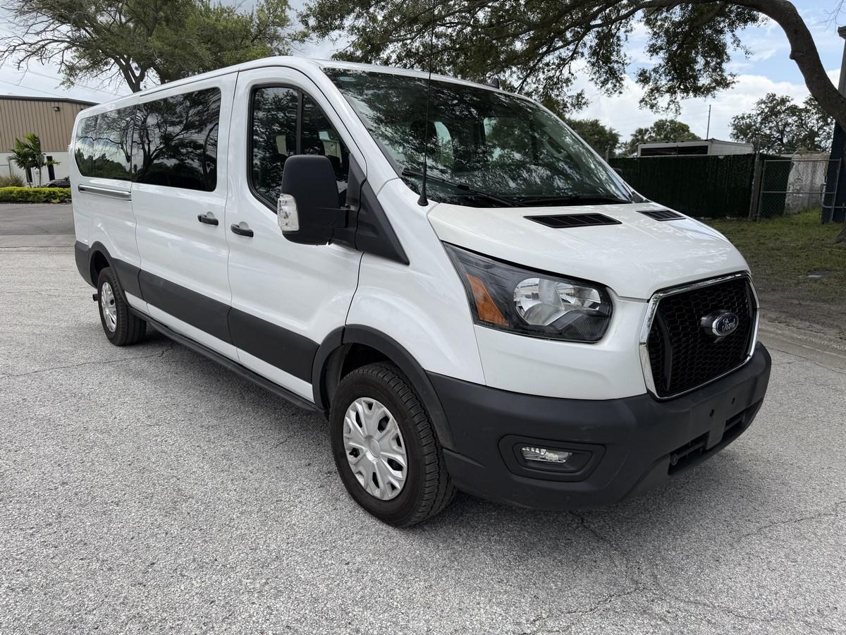 Ford Transit Passenger Wagon T-350 148" Low Roof XLT RWD 2025