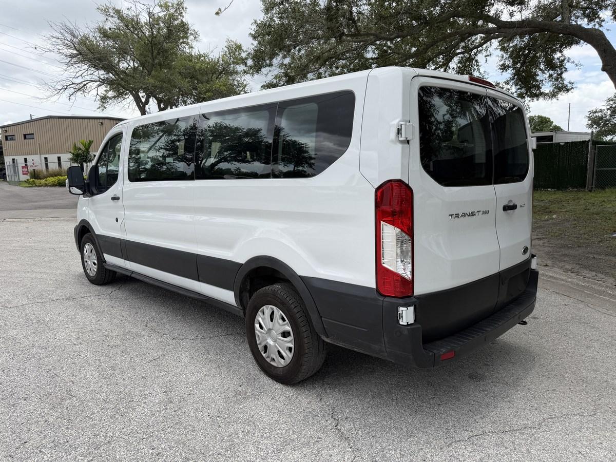 Ford Transit Passenger Wagon T-350 148" Low Roof XLT RWD 2025