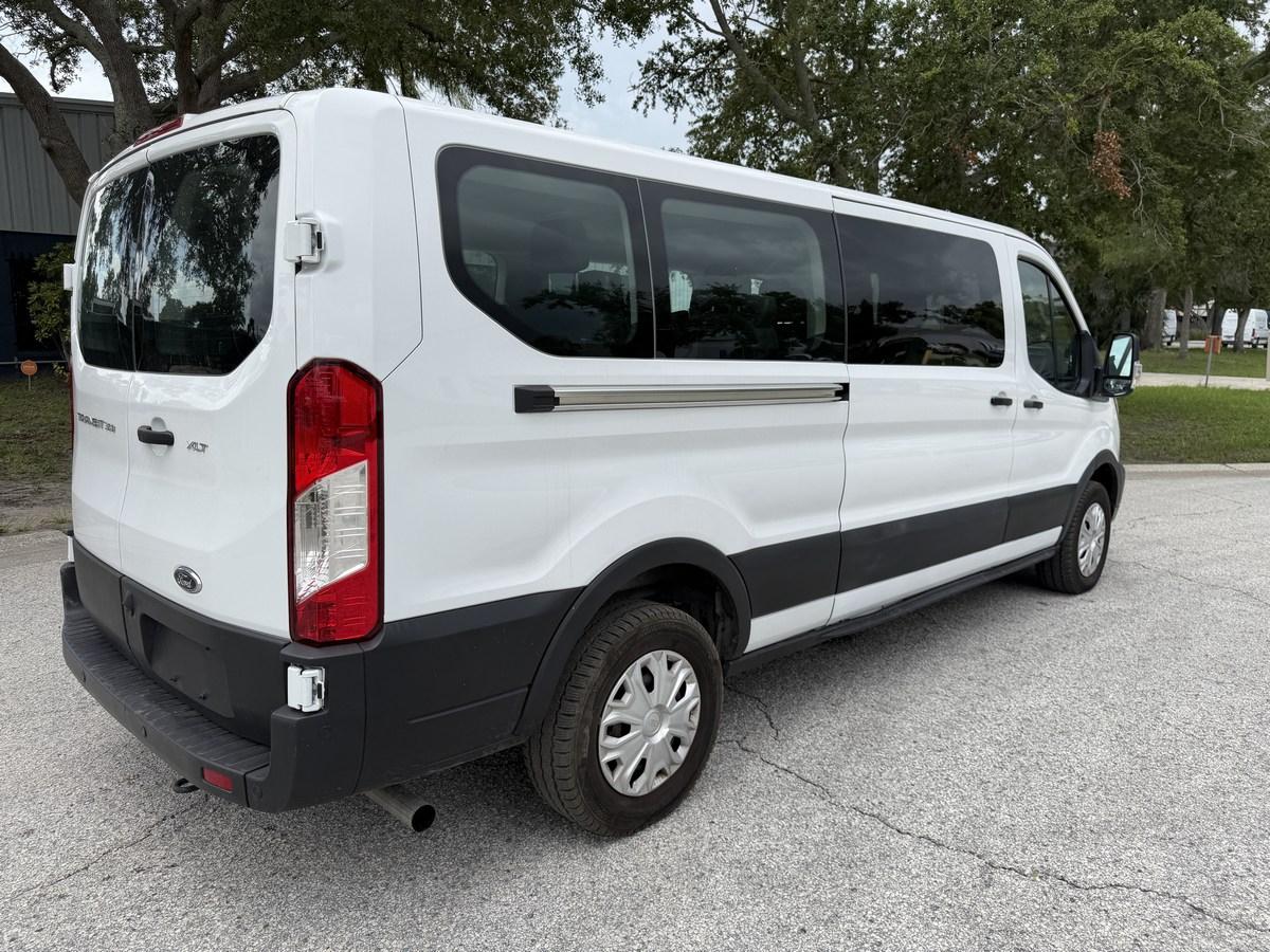 Ford Transit Passenger Wagon T-350 148" Low Roof XLT RWD 2025