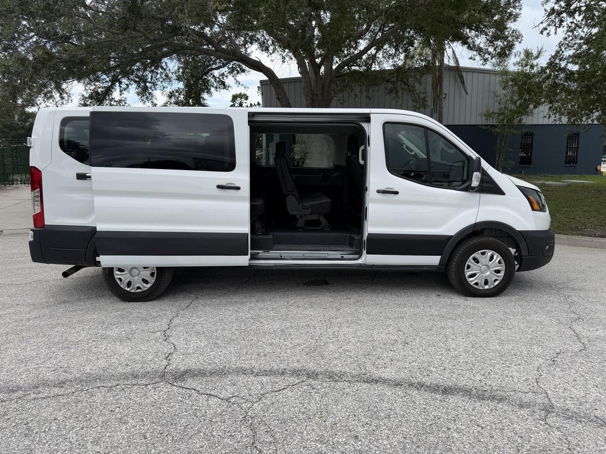 Ford Transit Passenger Wagon T-350 148" Low Roof XLT RWD 2025