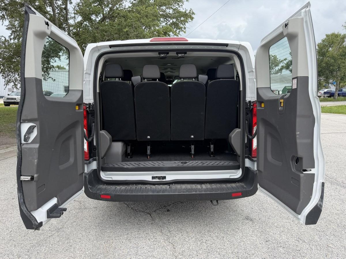 Ford Transit Passenger Wagon T-350 148" Low Roof XLT RWD 2025
