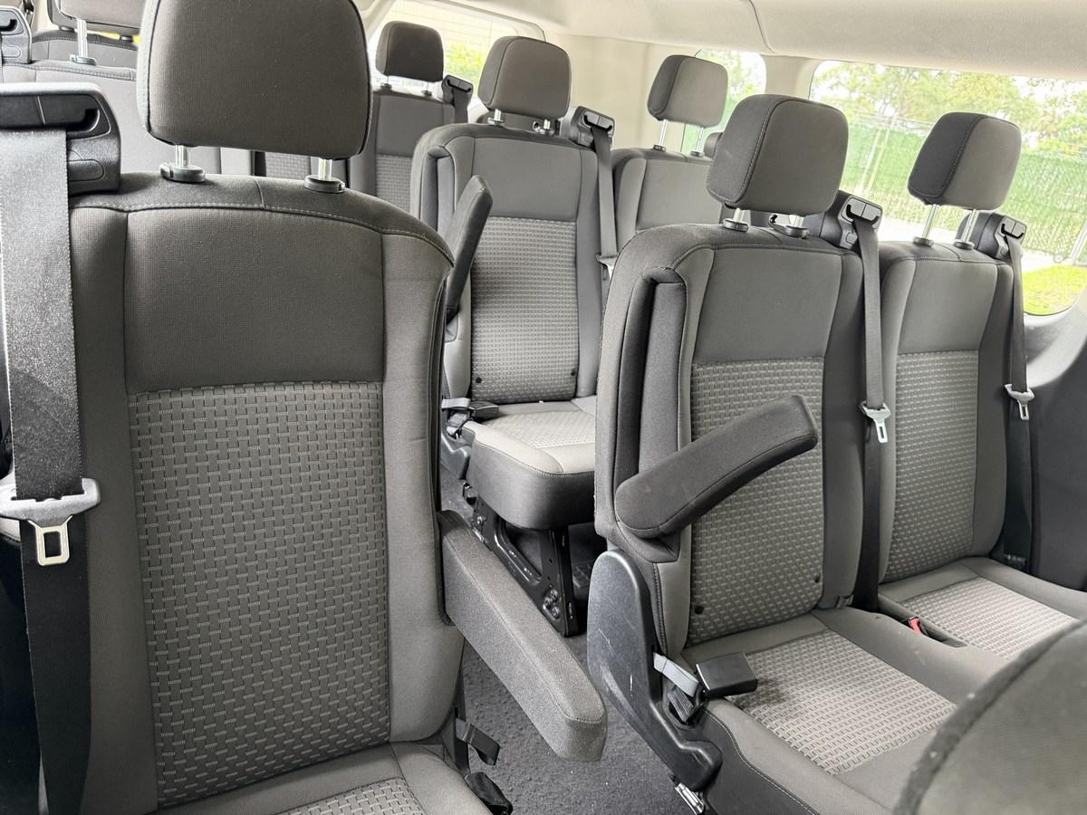 Ford Transit Passenger Wagon T-350 148" Low Roof XLT RWD 2025