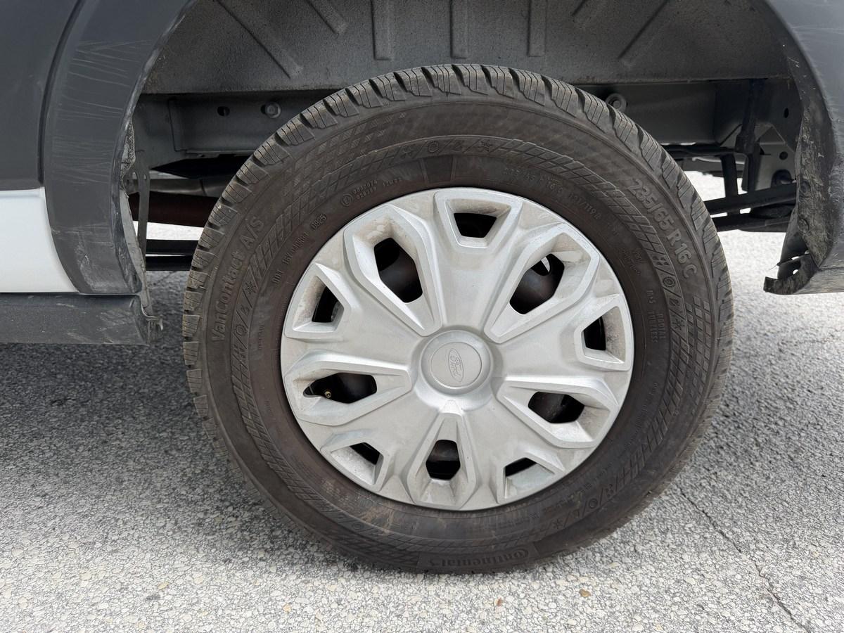 Ford Transit Passenger Wagon T-350 148" Low Roof XLT RWD 2025