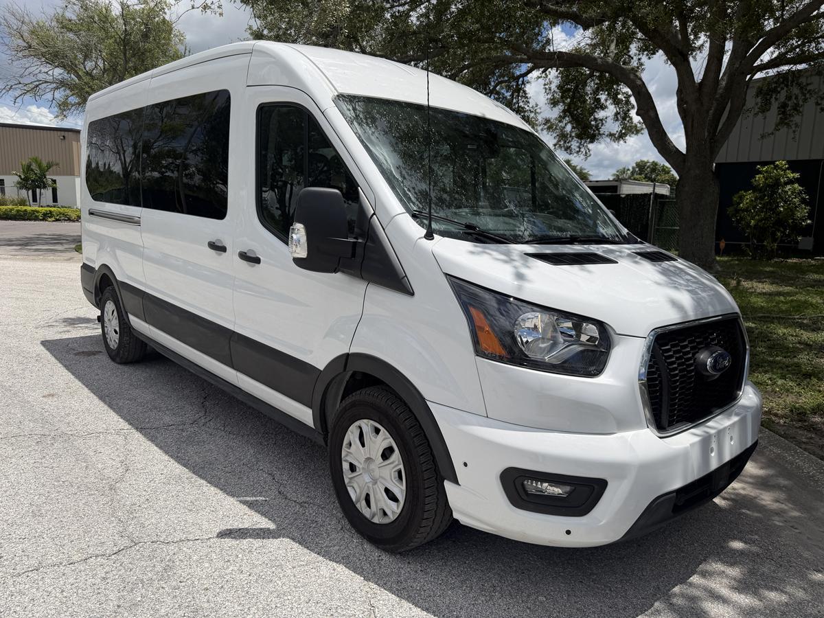Ford Transit Passenger Wagon T-350 148" Med Roof XLT RWD 2025