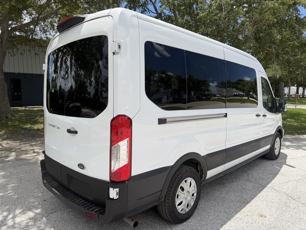 Ford Transit Passenger Wagon T-350 148" Med Roof XLT RWD 2025