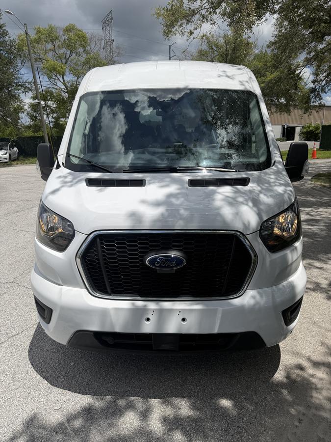 Ford Transit Passenger Wagon T-350 148" Med Roof XLT RWD 2025