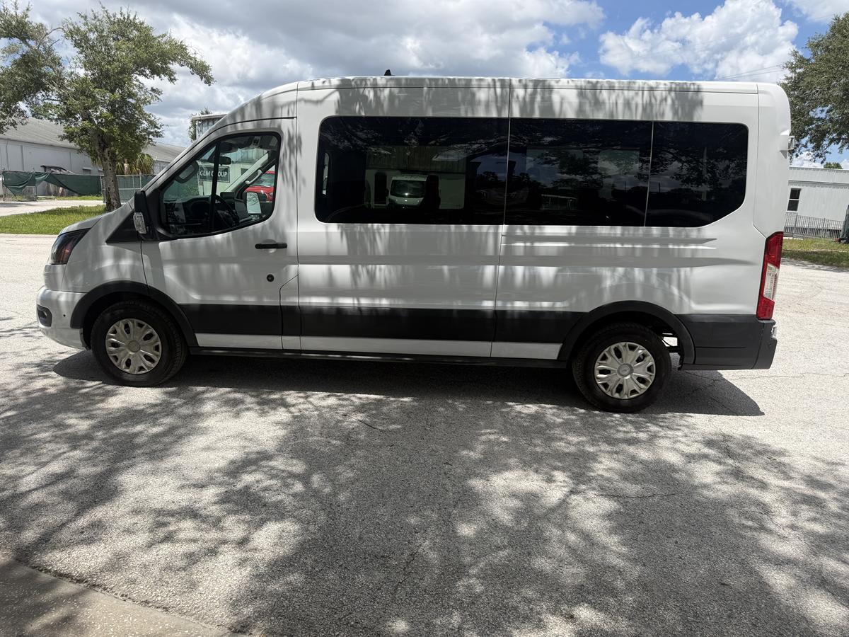 Ford Transit Passenger Wagon T-350 148" Med Roof XLT RWD 2025