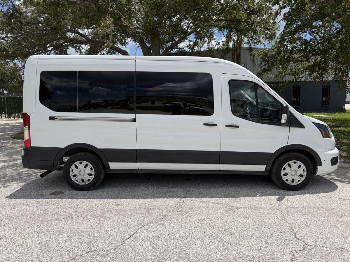 Ford Transit Passenger Wagon T-350 148" Med Roof XLT RWD 2025