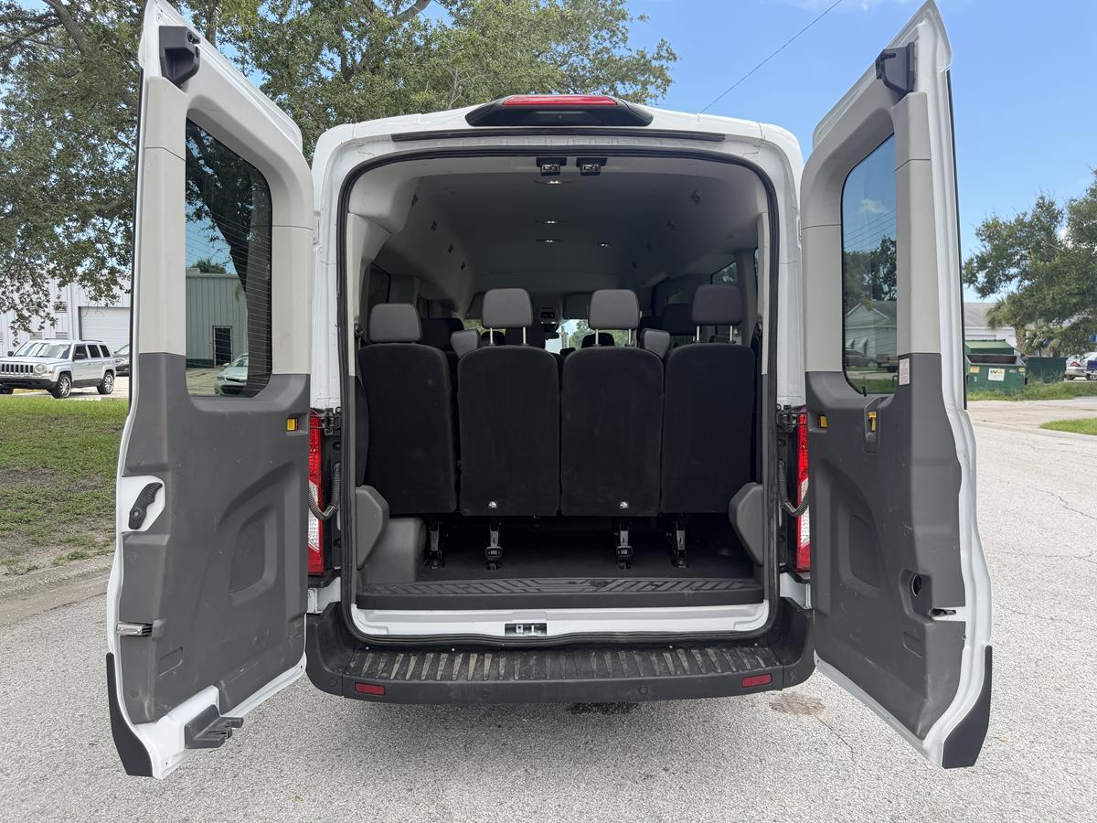 Ford Transit Passenger Wagon T-350 148" Med Roof XLT RWD 2025