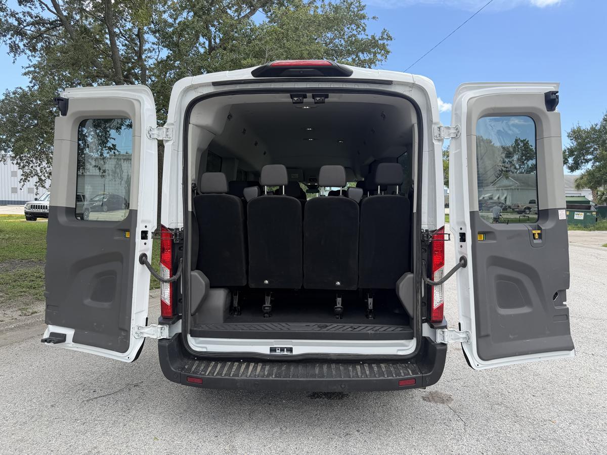 Ford Transit Passenger Wagon T-350 148" Med Roof XLT RWD 2025